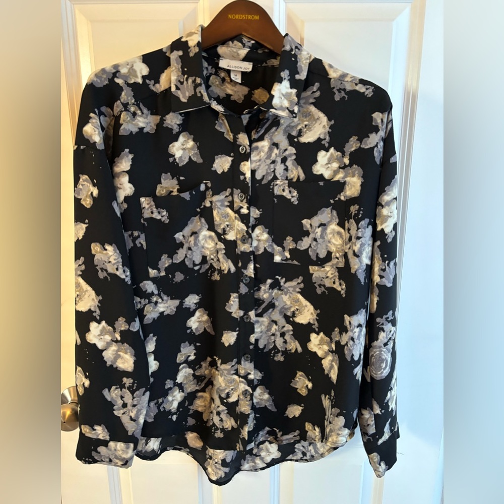 Allison Joy Blouse, Size Medium, Perfect for Work!